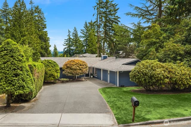 Property photo for 924 179th Court Ne, Bellevue, WA 98008