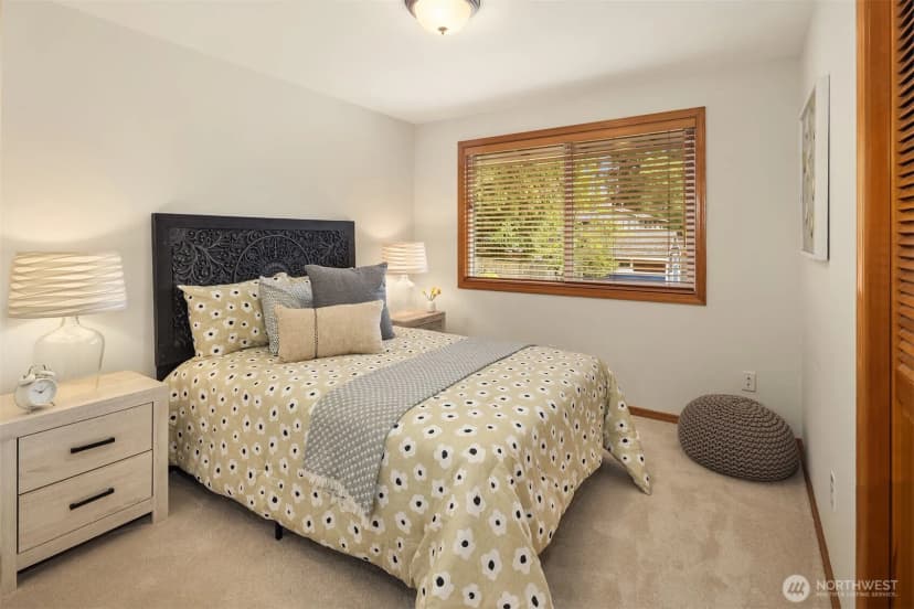 Property photo for 924 179th Court Ne, Bellevue photo 20