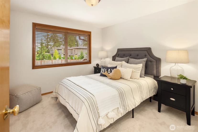 Property photo for 924 179th Court Ne, Bellevue photo 19