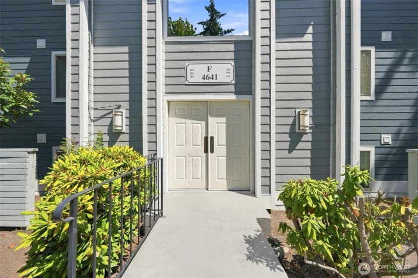Property photo for 4641 W Lake Sammamish Parkway Se #f305, Issaquah photo 39