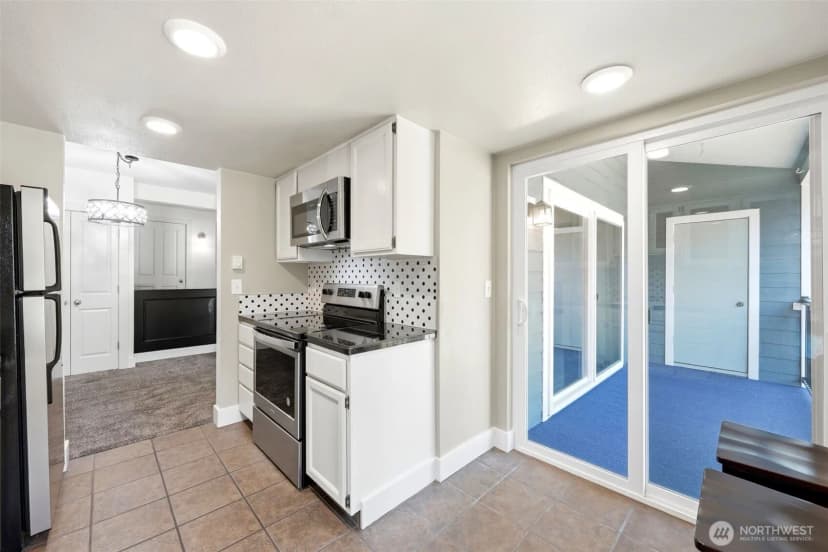 Property photo for 4641 W Lake Sammamish Parkway Se #f305, Issaquah photo 11