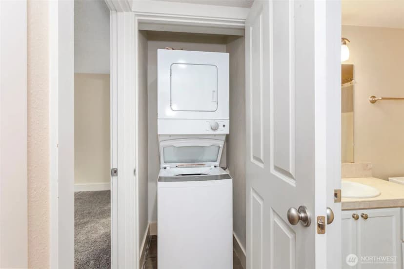 Property photo for 4641 W Lake Sammamish Parkway Se #f305, Issaquah photo 27