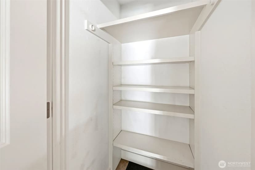 Property photo for 4641 W Lake Sammamish Parkway Se #f305, Issaquah photo 29