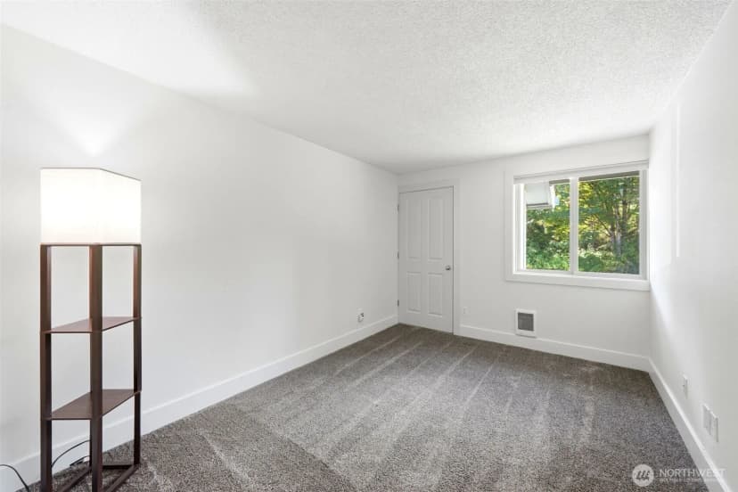 Property photo for 4641 W Lake Sammamish Parkway Se #f305, Issaquah photo 25