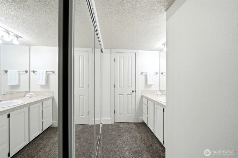 Property photo for 4641 W Lake Sammamish Parkway Se #f305, Issaquah photo 23