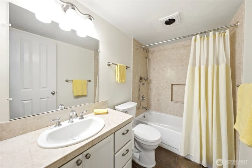Property photo for 4641 W Lake Sammamish Parkway Se #f305, Issaquah photo 28