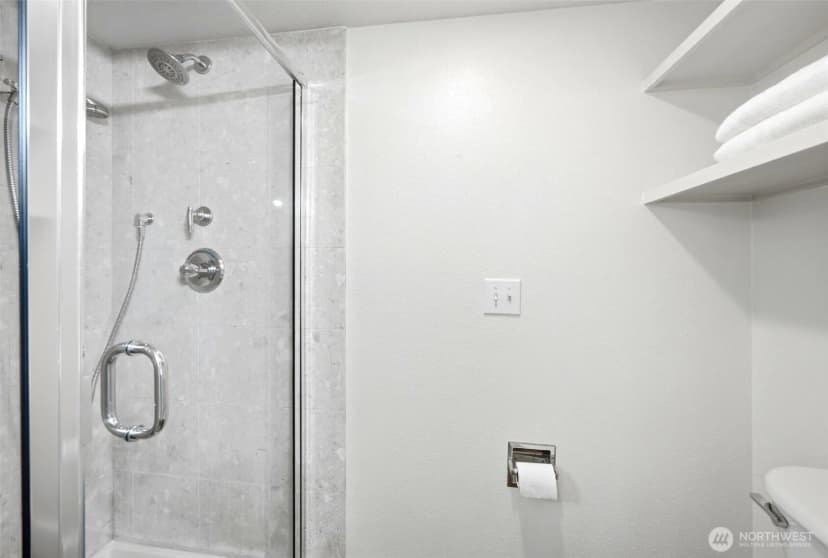 Property photo for 4641 W Lake Sammamish Parkway Se #f305, Issaquah photo 24