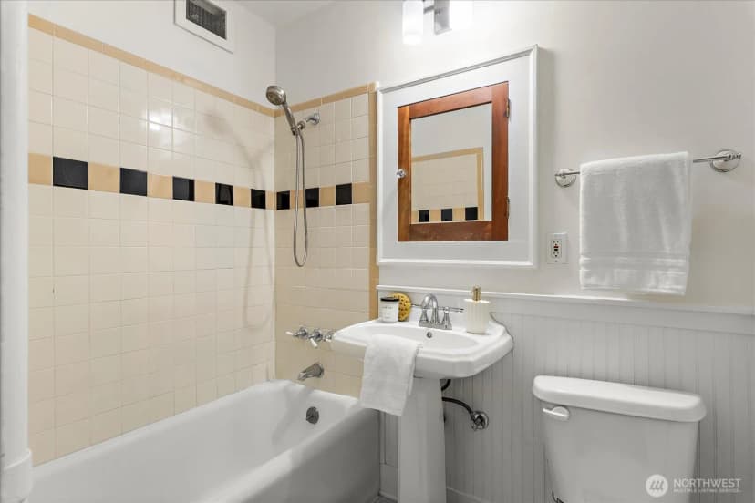 Property photo for 1640 18th Ave #6, Seattle photo 19