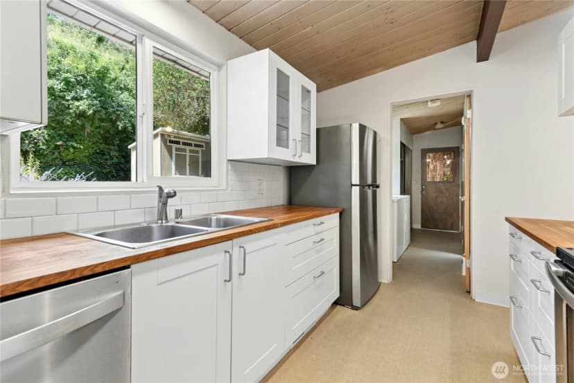 Property photo for 12017 93rd Avenue Ne, Kirkland photo 8