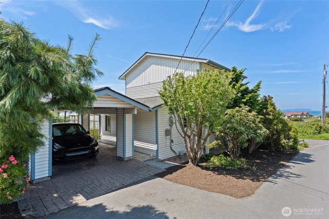 Property photo for 303 Church Avenue, Mukilteo photo 4