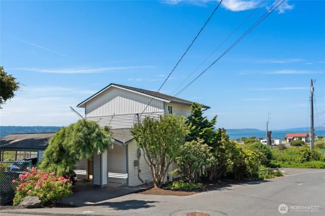 Property photo for 303 Church Avenue, Mukilteo photo 2