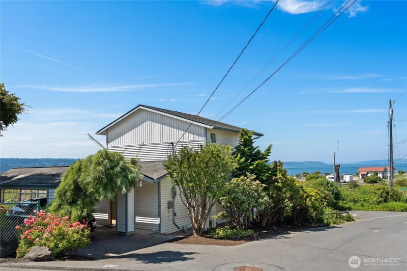 Property photo for 303 Church Avenue, Mukilteo photo 2