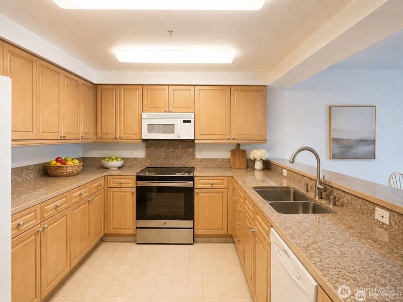 Property photo for 15020 Bothell Way Ne #204, Lake Forest Park photo 6