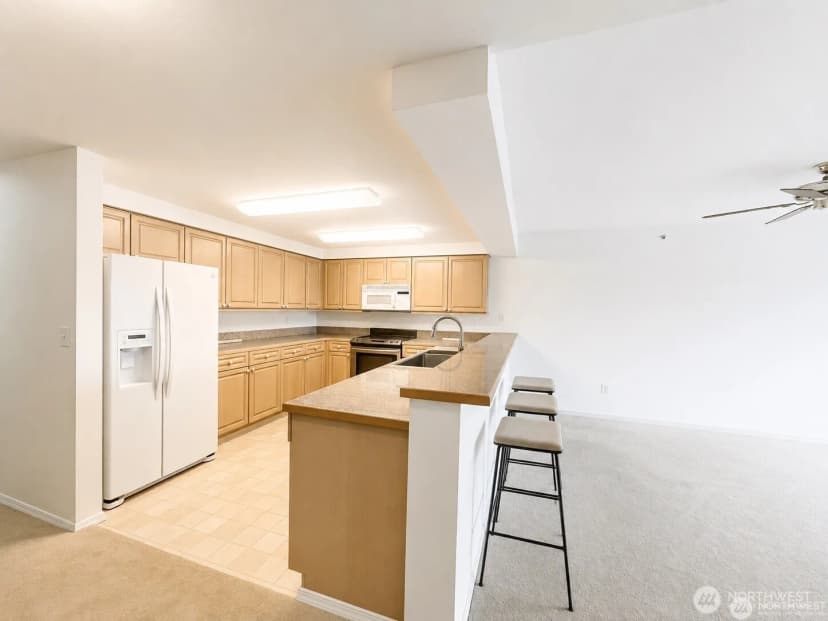 Property photo for 15020 Bothell Way Ne #204, Lake Forest Park photo 7