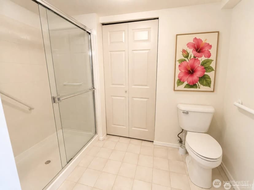 Property photo for 15020 Bothell Way Ne #204, Lake Forest Park photo 19