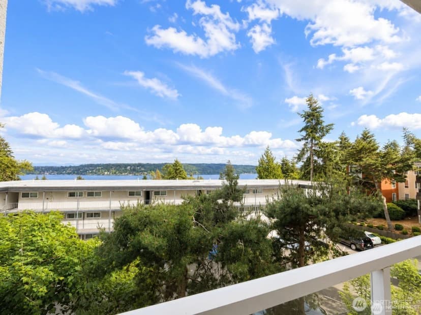 Property photo for 15020 Bothell Way Ne #204, Lake Forest Park photo 12