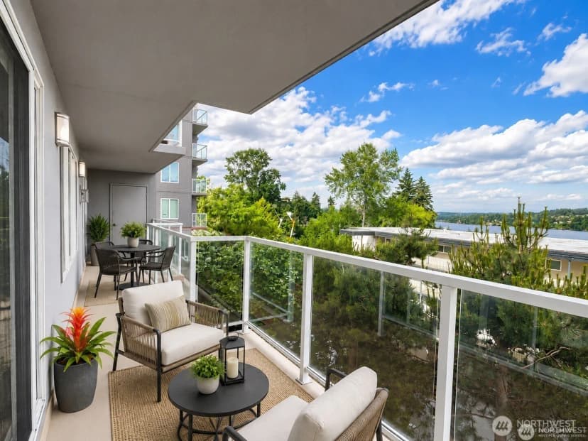 Property photo for 15020 Bothell Way Ne #204, Lake Forest Park photo 11
