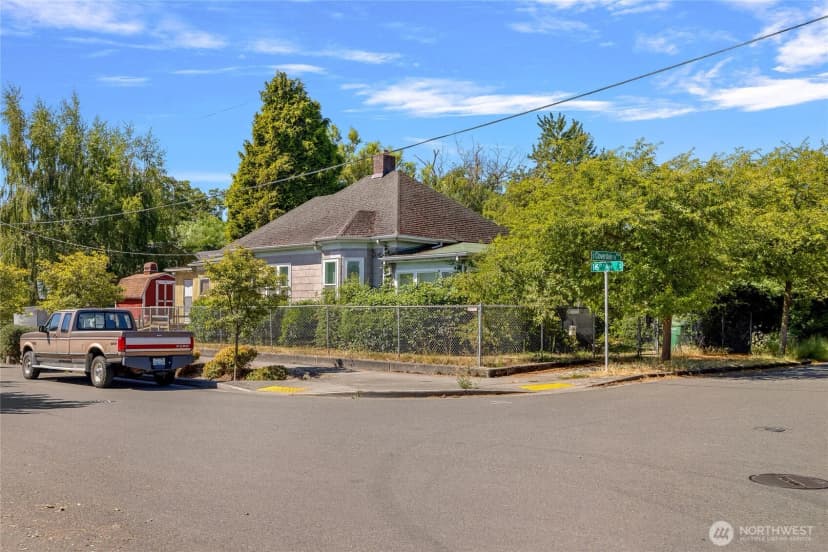Property photo for 1445 S Cloverdale Street, Seattle photo 6