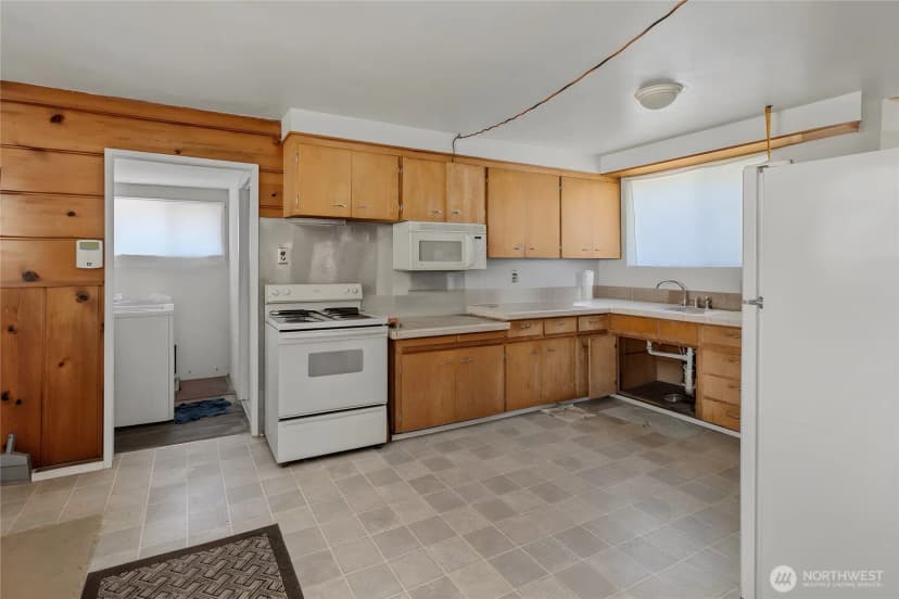 Property photo for 1445 S Cloverdale Street, Seattle photo 15