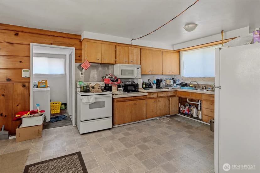 Property photo for 1445 S Cloverdale Street, Seattle photo 14