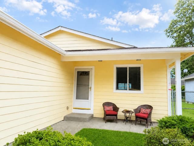 Property photo for 226 166th St E, Spanaway photo 2