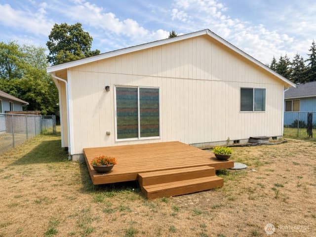 Property photo for 226 166th St E, Spanaway photo 3