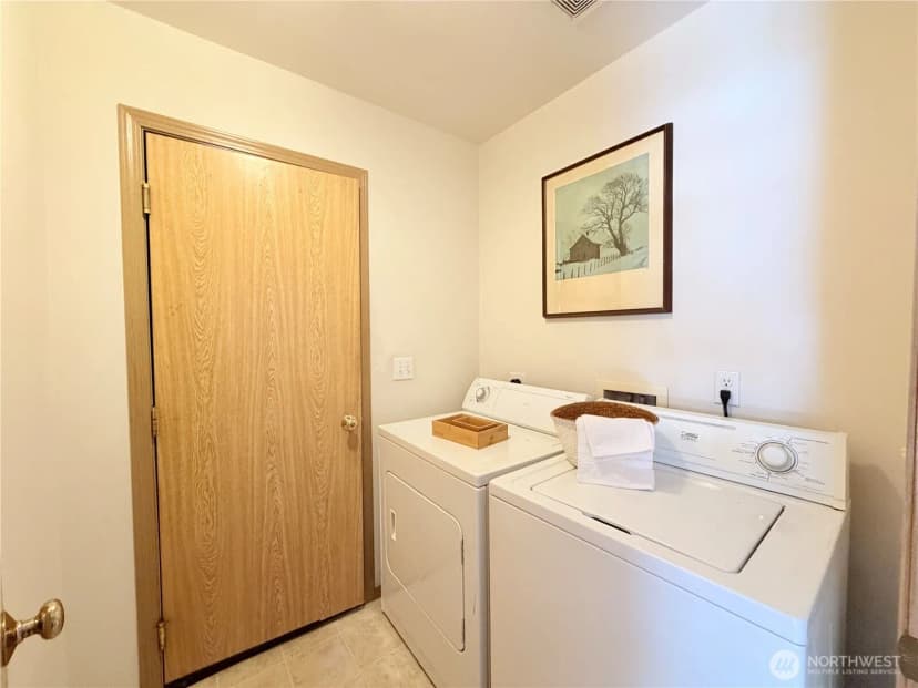 Property photo for 226 166th St E, Spanaway photo 11