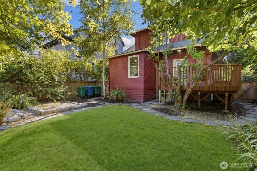 Property photo for 5246 12th Avenue Ne, Seattle photo 30