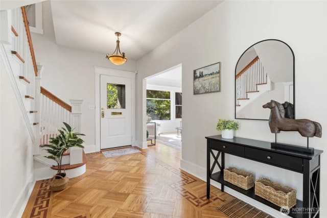 Property photo for 5246 12th Avenue Ne, Seattle photo 2
