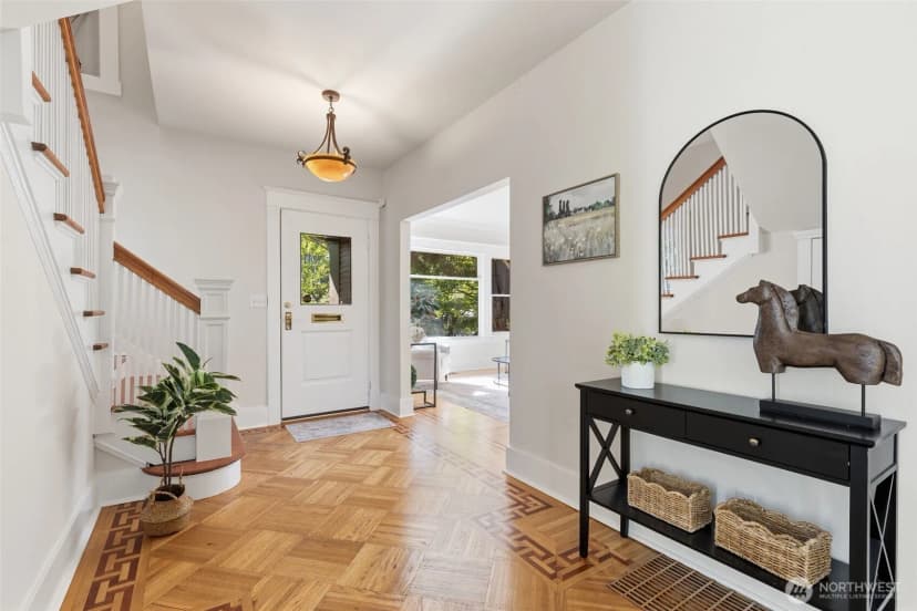 Property photo for 5246 12th Avenue Ne, Seattle photo 2