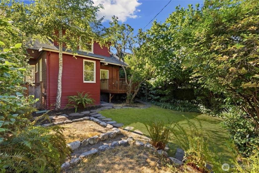 Property photo for 5246 12th Avenue Ne, Seattle photo 31