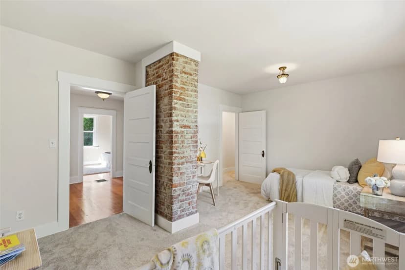 Property photo for 5246 12th Avenue Ne, Seattle photo 23