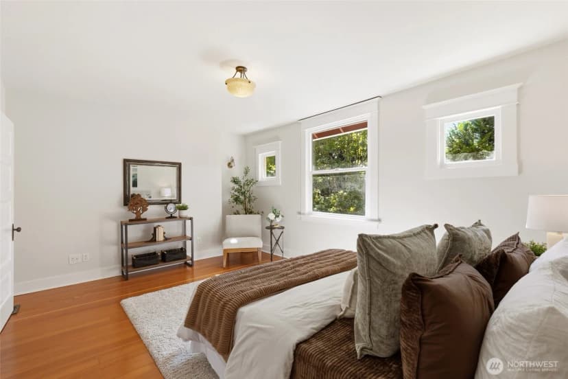 Property photo for 5246 12th Avenue Ne, Seattle photo 21