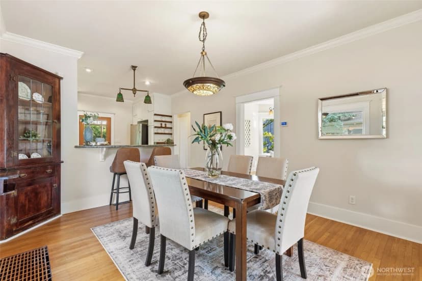Property photo for 5246 12th Avenue Ne, Seattle photo 10