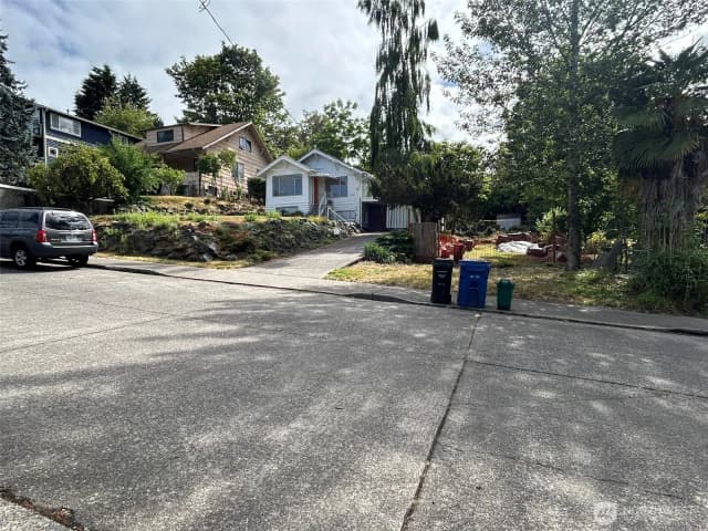 Property photo for 6538 51st Avenue S, Seattle photo 2