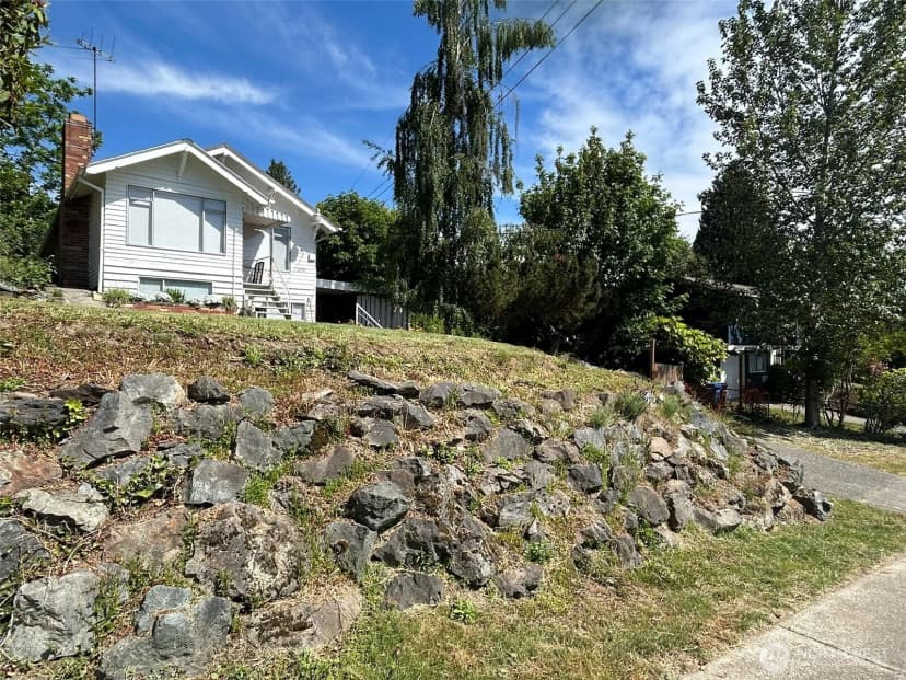 Property photo for 6538 51st Avenue S, Seattle photo 17