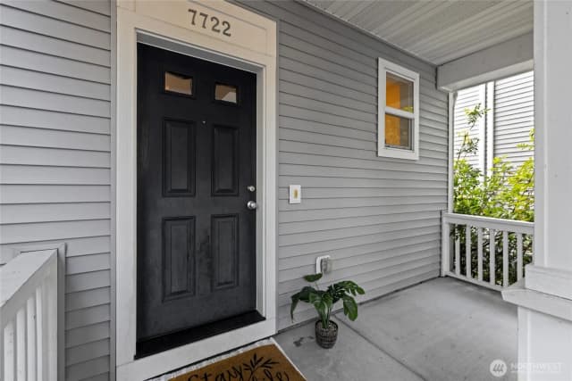 Property photo for 7722 39th Avenue S, Seattle photo 2