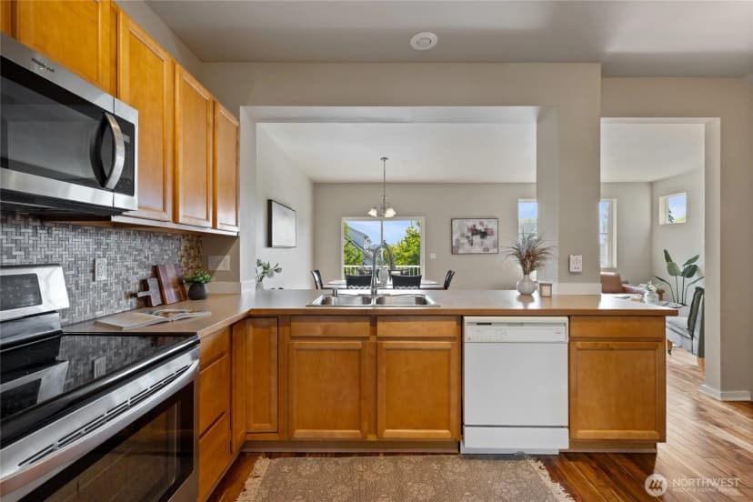Property photo for 7722 39th Avenue S, Seattle photo 10