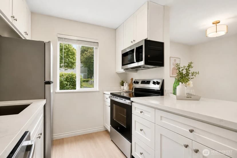 Property photo for 12435 Ne 131st Court #d104, Kirkland photo 4