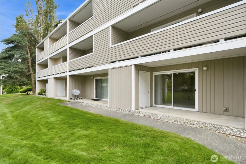 Property photo for 12435 Ne 131st Court #d104, Kirkland photo 13