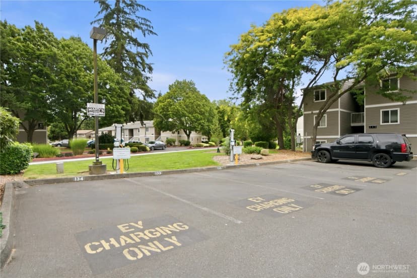 Property photo for 12435 Ne 131st Court #d104, Kirkland photo 16