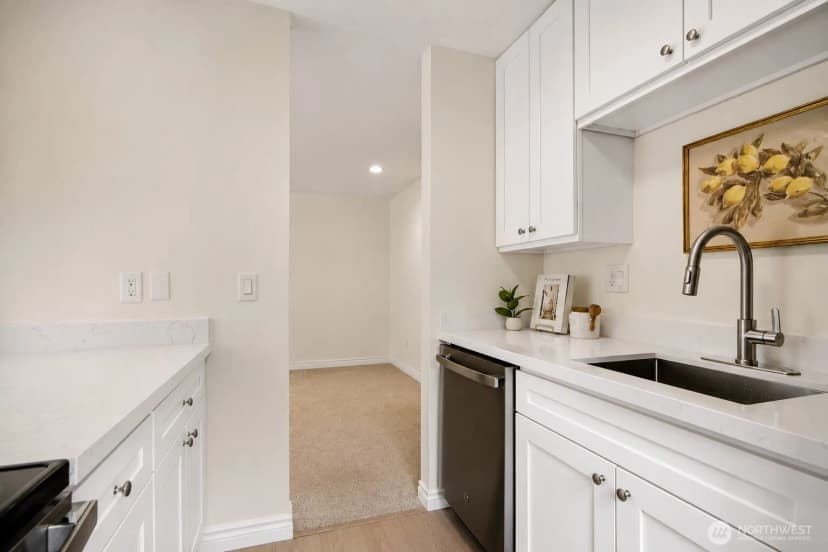Property photo for 12435 Ne 131st Court #d104, Kirkland photo 6