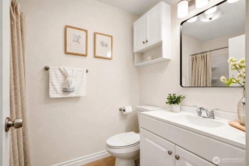 Property photo for 12435 Ne 131st Court #d104, Kirkland photo 9