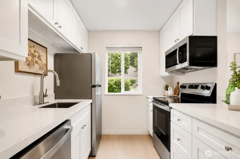 Property photo for 12435 Ne 131st Court #d104, Kirkland photo 5