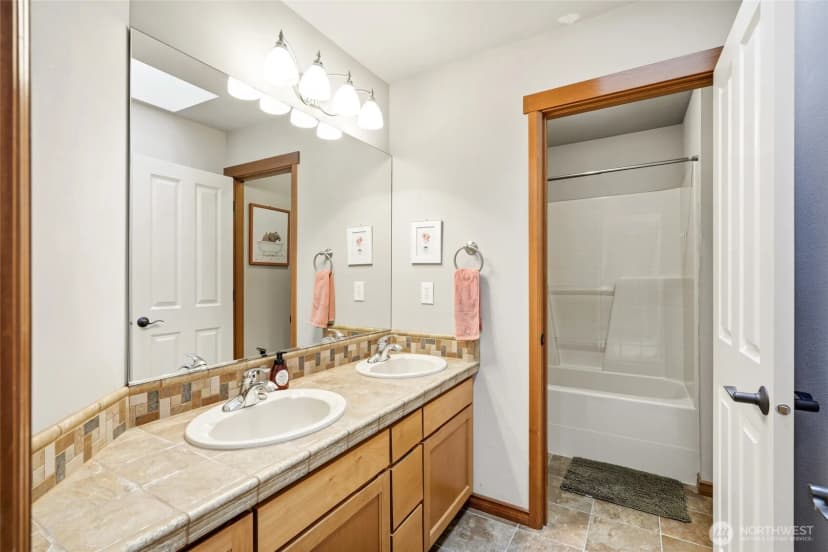 Property photo for 19826 3rd Avenue Nw, Arlington photo 23
