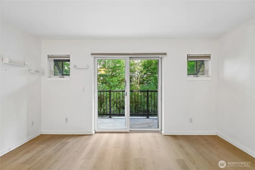 Property photo for 12345 Roosevelt Way Ne #306, Seattle photo 10