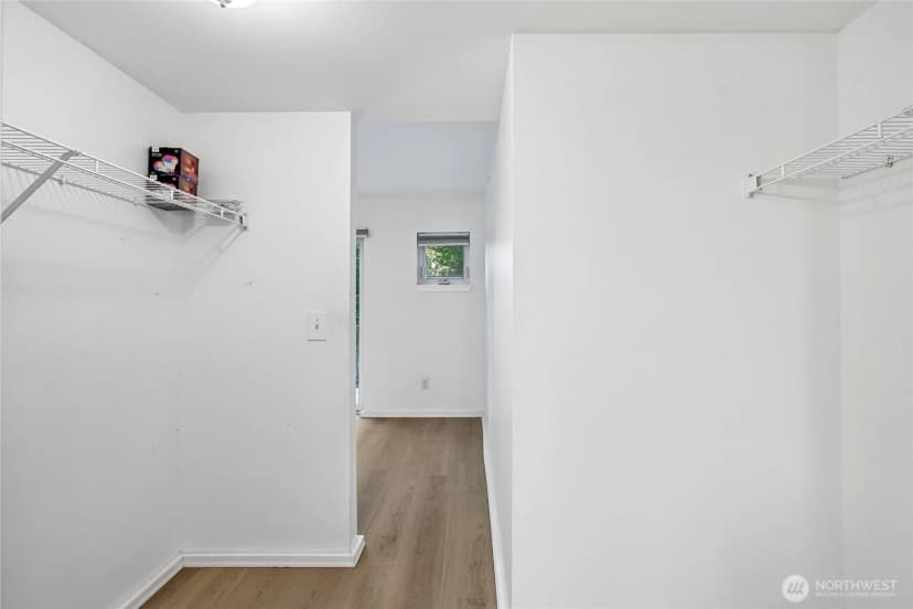 Property photo for 12345 Roosevelt Way Ne #306, Seattle photo 19