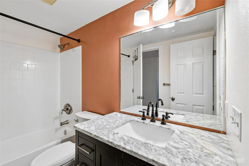 Property photo for 12345 Roosevelt Way Ne #306, Seattle photo 18