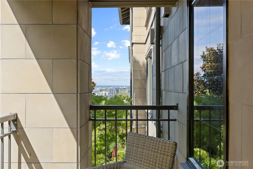 Property photo for 745 Bellevue Avenue E #206, Seattle photo 25