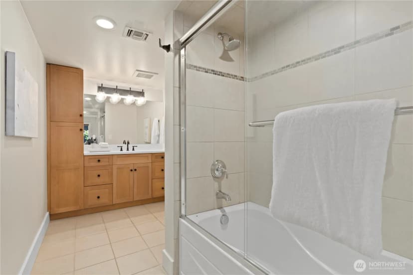 Property photo for 745 Bellevue Avenue E #206, Seattle photo 28